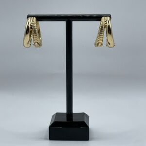 Elegant Gold Hoop Earrings